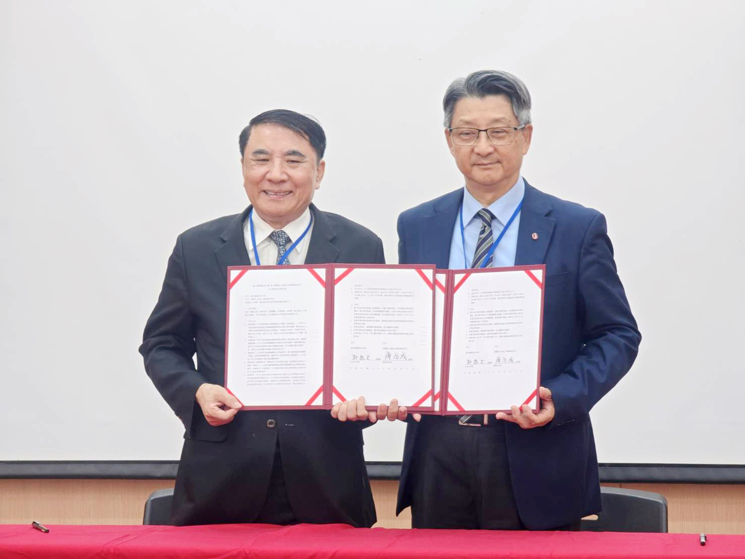 財團法人食品工業發展研究所與海大食品科學系簽訂碩博士獎助學金MOU